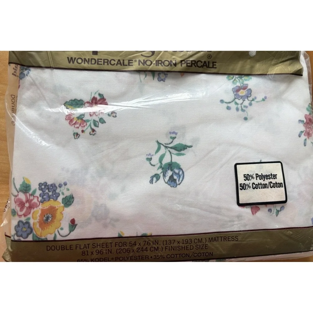 Vintage 70s Wondercale Springmaid Multi Colored Flowers Floral Double Sheet Set